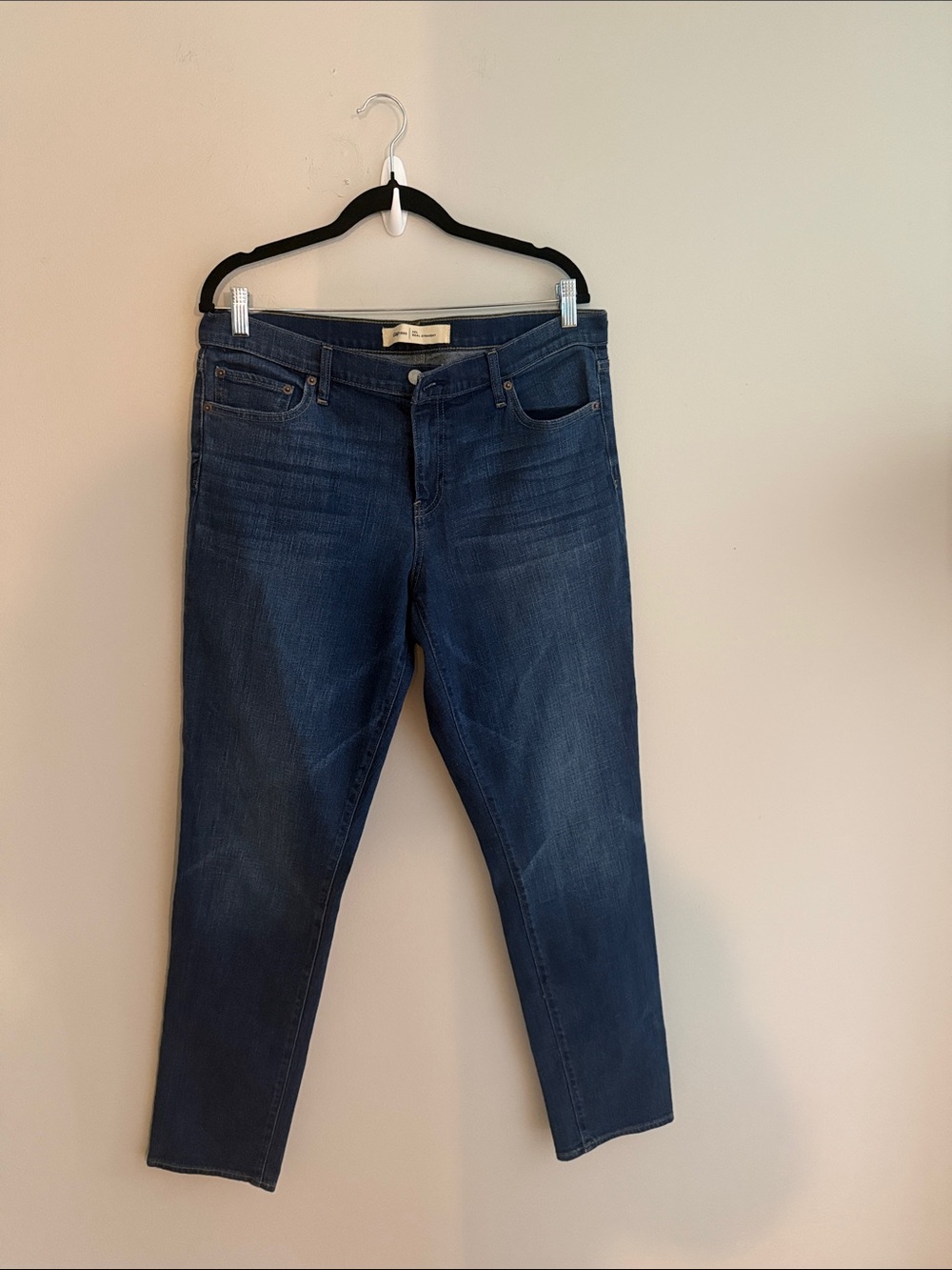 GAP Women's Mid-Dark Blue Straight Leg Jeans